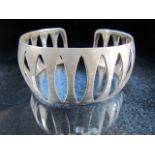 Silver 925 bangle with pierced marks