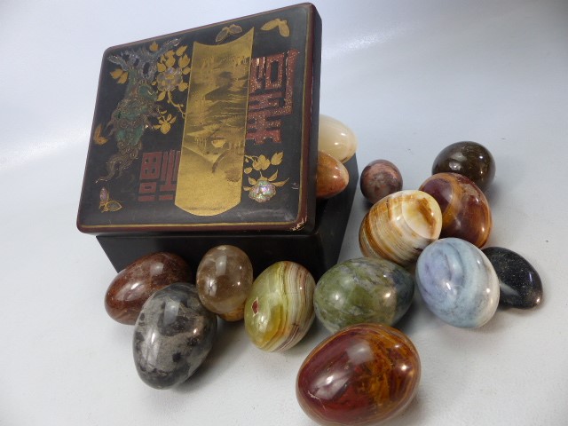 Large selection of semi precious stone eggs - Image 4 of 5