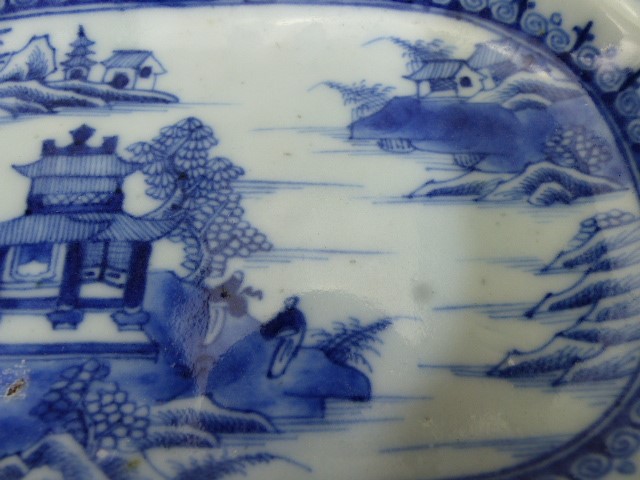 Oriental Blue and White miniature platter. Decorated with scenes of Pagoda's and men fishing. - Image 4 of 9