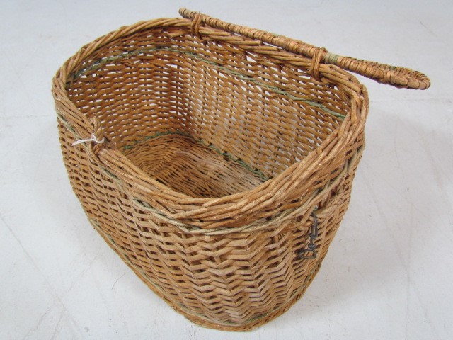 Fishing creel basket - Image 2 of 2
