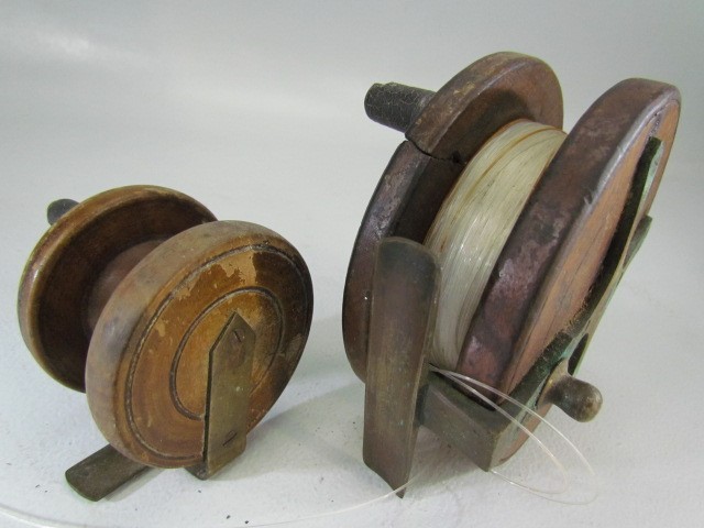 Two vintage wooden fishing reels - Image 3 of 3