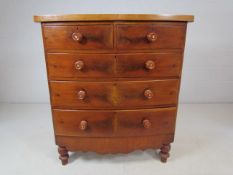 Georgian chest of 5 drawers with turned wooden handles