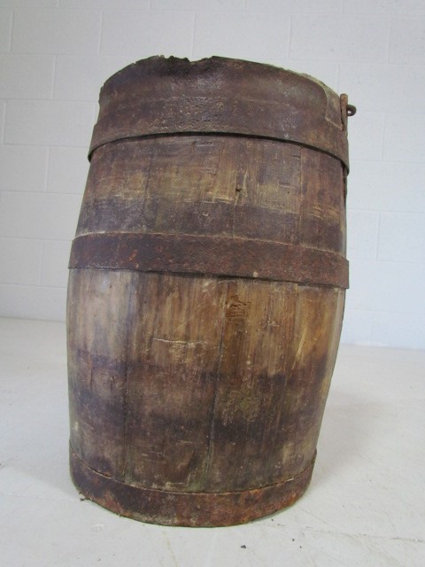 Metal and wooden antique hanging grain bucket - Image 3 of 3