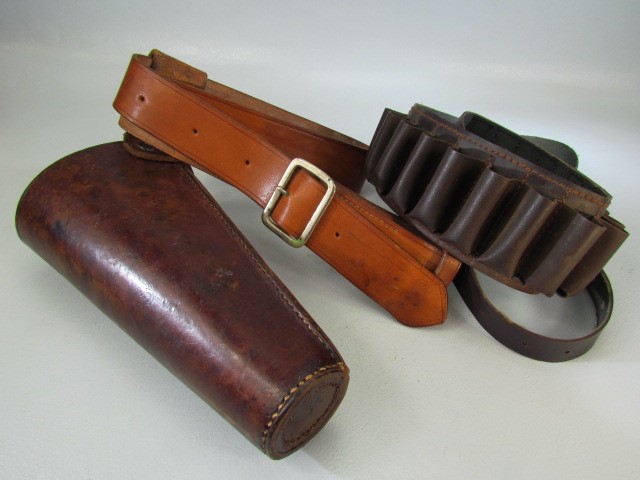 Leather Cartridge belt and Pistol holster with leather belt