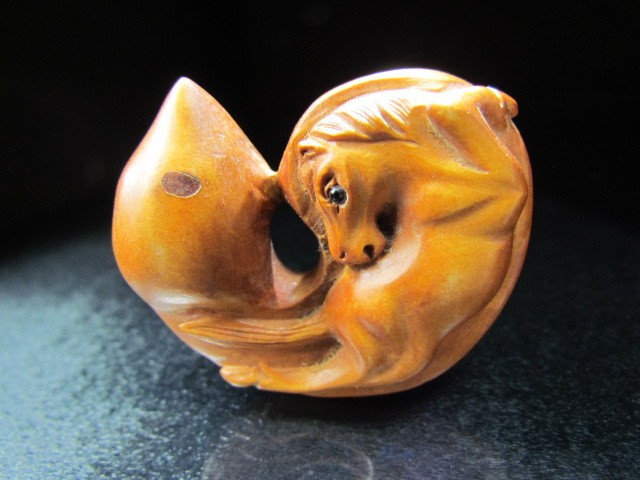 Japanese boxwood Netsuke in the form of a horse. Signed under - Image 2 of 5