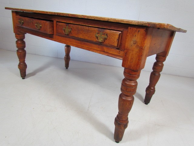 Antique pine farmhouse table with two drawers - Image 4 of 4