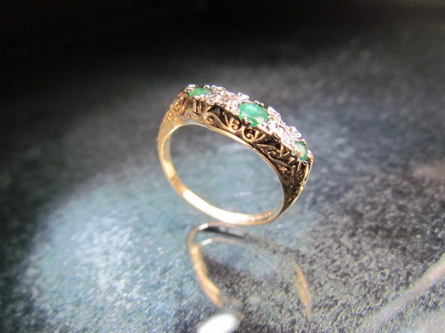 9ct Gold Emerald and Diamond ring Approx size - O - Image 2 of 5