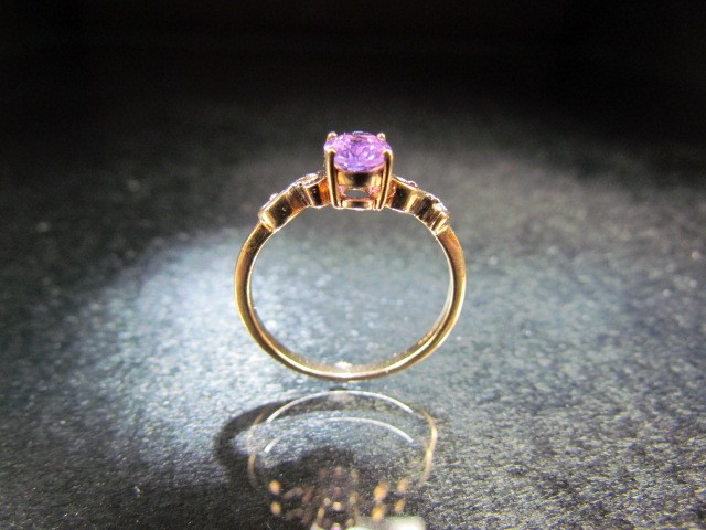 Amethyst and Diamond ring in 9ct Gold - approx size uk - N 1/2 - Image 4 of 4