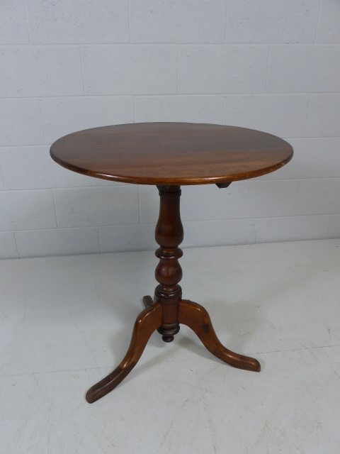 Georgian mahogany tilt top table - Image 2 of 4