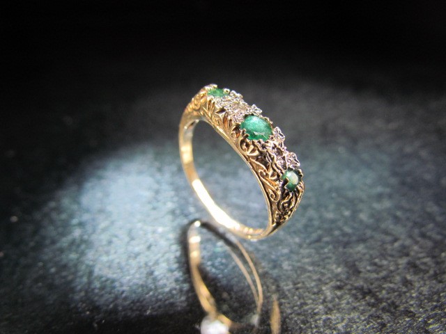 9ct Gold Emerald and Diamond ring Approx size - O