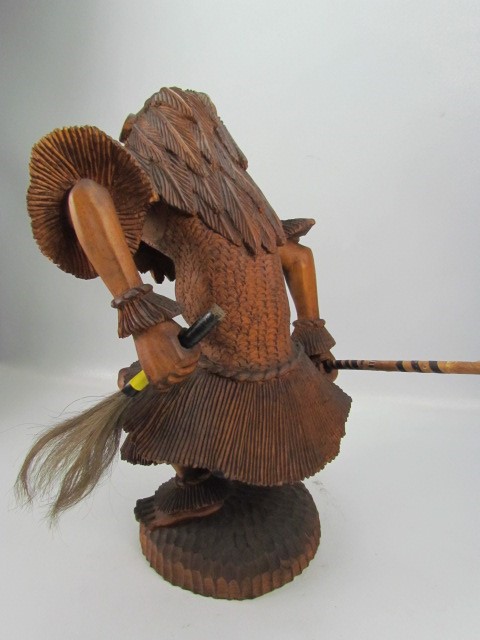 Indonesian style carved wooden figure of a warrior man in full dress - Image 6 of 6