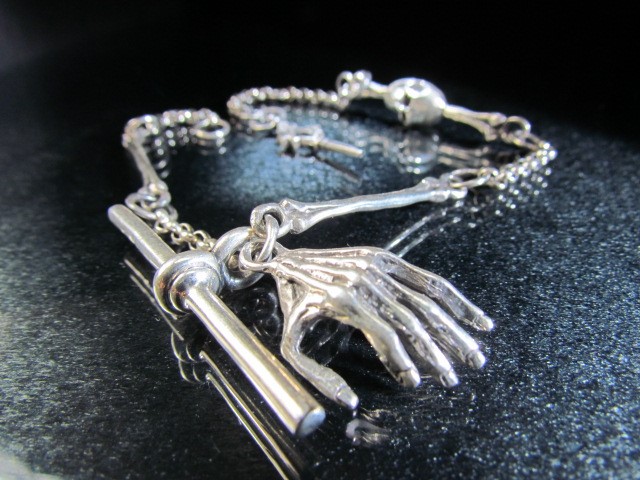 Silver Albert style watch chain set with skulls and crossbones - Image 2 of 3