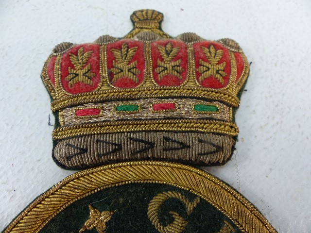 Military Academy badge c.1921 with crown mounted to top. Attributed to Major General Henry - Image 3 of 7