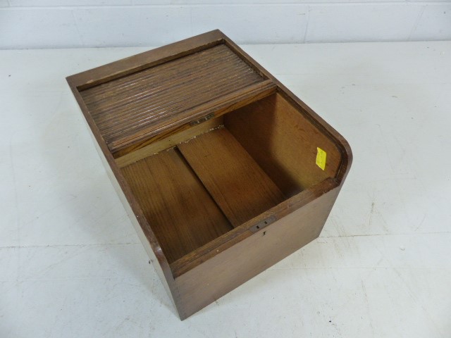 Mid century oak box with tamber roller front - key in office - Image 4 of 4