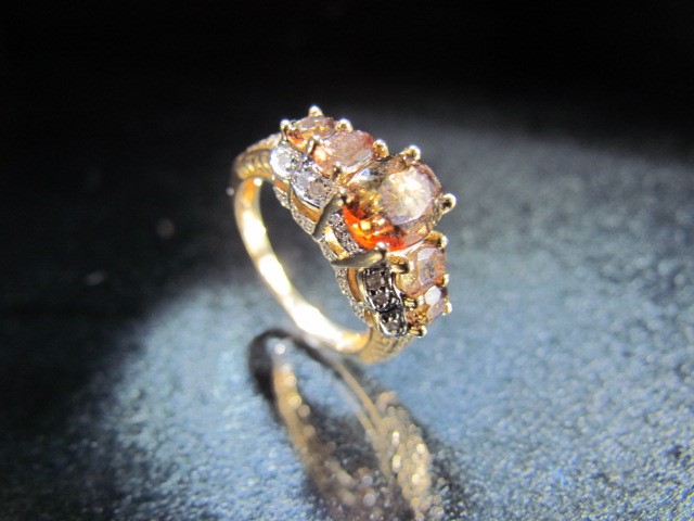 10ct Yellow Gold Diamond and Smokey Quartz Ring - Image 3 of 7