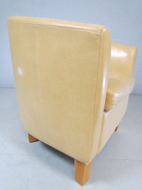 Cream coloured tub chair - Image 3 of 3