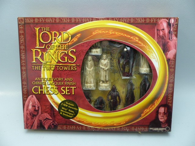 Three chess sets, boxed Lord of the Rings. - Image 3 of 4