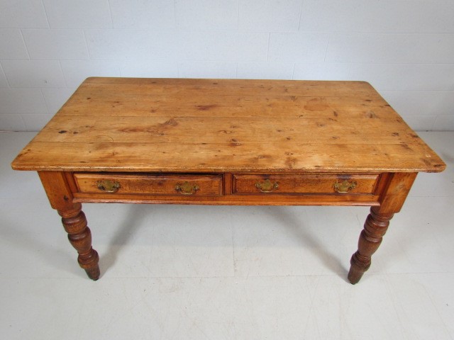 Antique pine farmhouse table with two drawers - Image 2 of 4