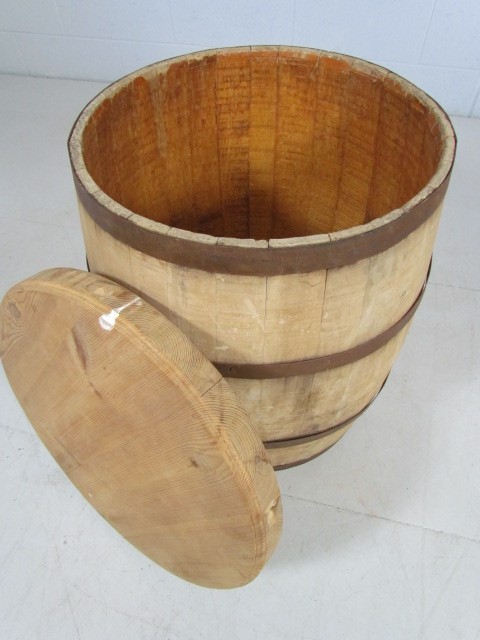 Metal Bound barrel with addition of removable seat - Image 3 of 3