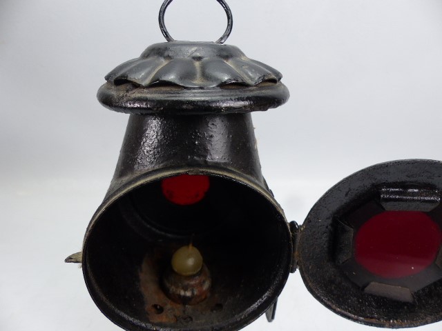 Black candle lit carriage lamp with red glass - Image 3 of 3