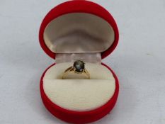 14ct Gold Ladies ring set with Cats Eye Stone