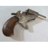 Muff/Parlour pistol with wooden grip