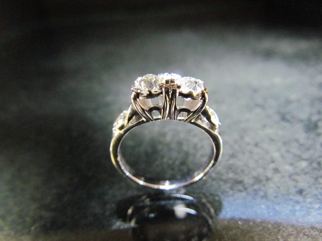 18ct white gold diamond ring - Image 4 of 4