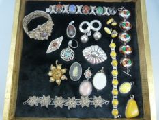 Collection of mostly 925 Silver Jewellery to include Butterscotch Amber, Silver earrings,