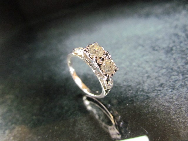 18ct white gold diamond ring - Image 2 of 4