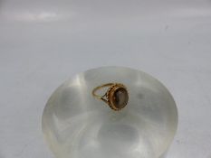 9ct gold smokey quartz vintage ladies ring (hallmarked Birmingham 1976)