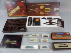 MARKLIN mini-club: selection of boxed rail, locomotives and carriages (6) to include Marklin mini-