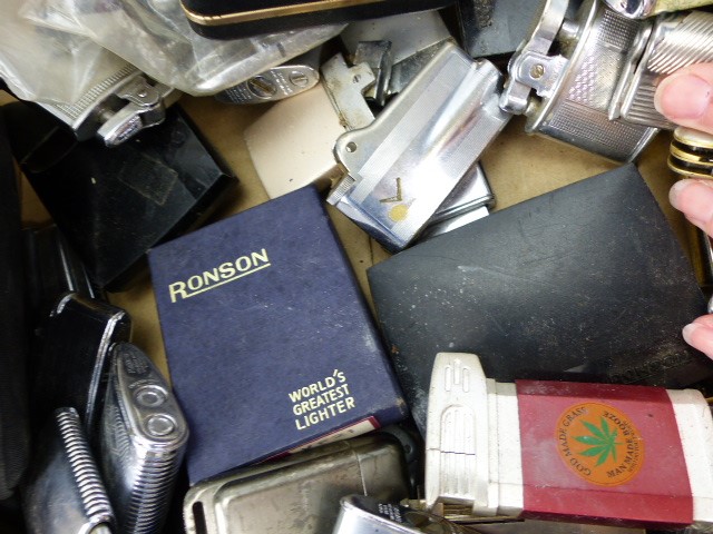 Selection of various lighters to include Ronson and others etc - Image 3 of 5