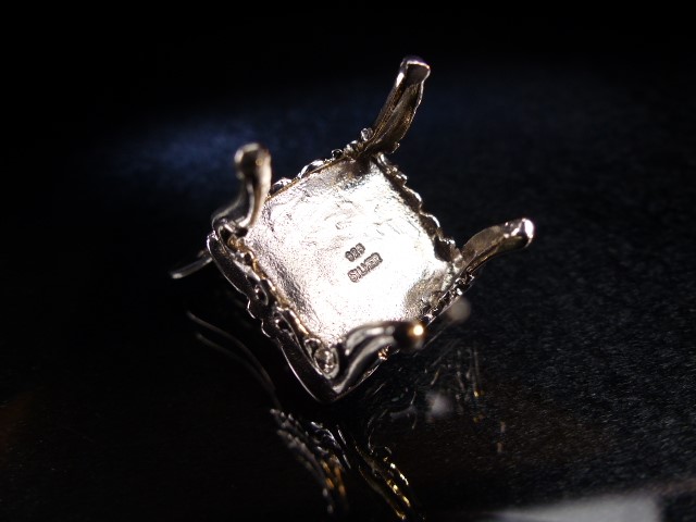 Silver pincushion in the form of a miniature chair - Image 5 of 5