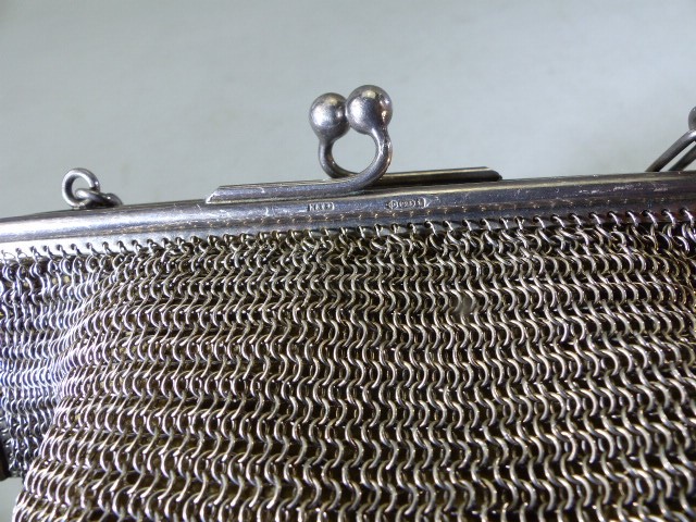 1920's chain link purse the frame Silver marked 925 and each link of the strap marked 925 - Image 2 of 4