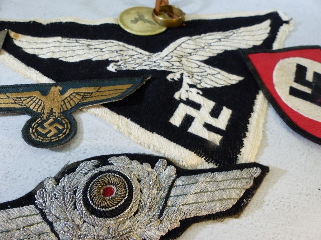 Collection of military badges - Image 2 of 4