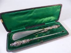 Hallmarked silver handled shoe horn and button pull boxed set