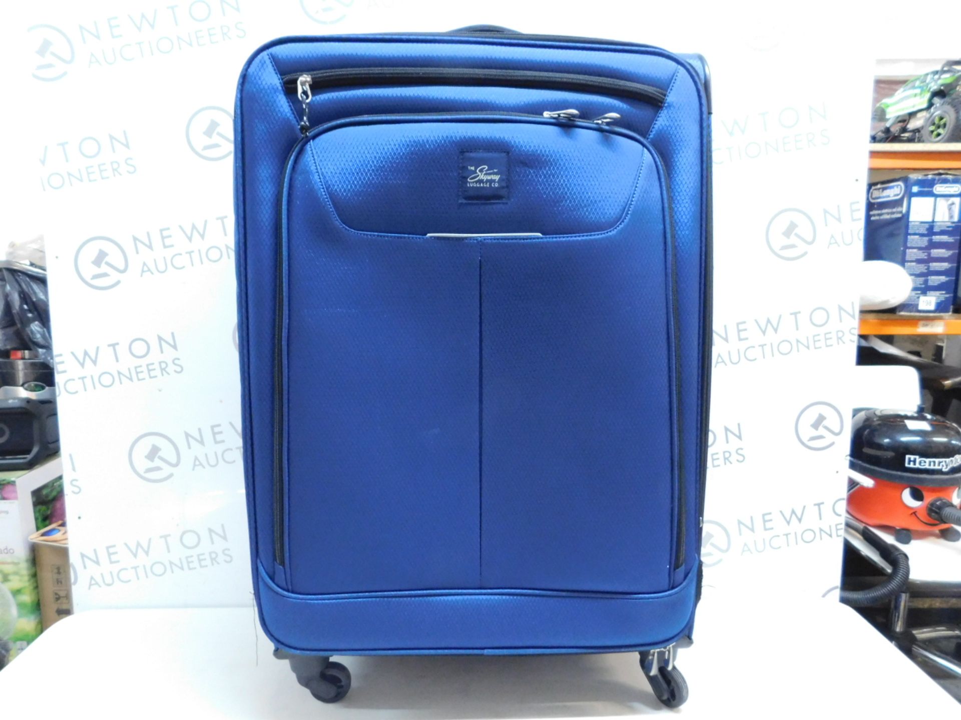 1 THE SKYWAY LUGGAGE CO LARGE FABRIC LUGGAGE CASE RRP £149.99