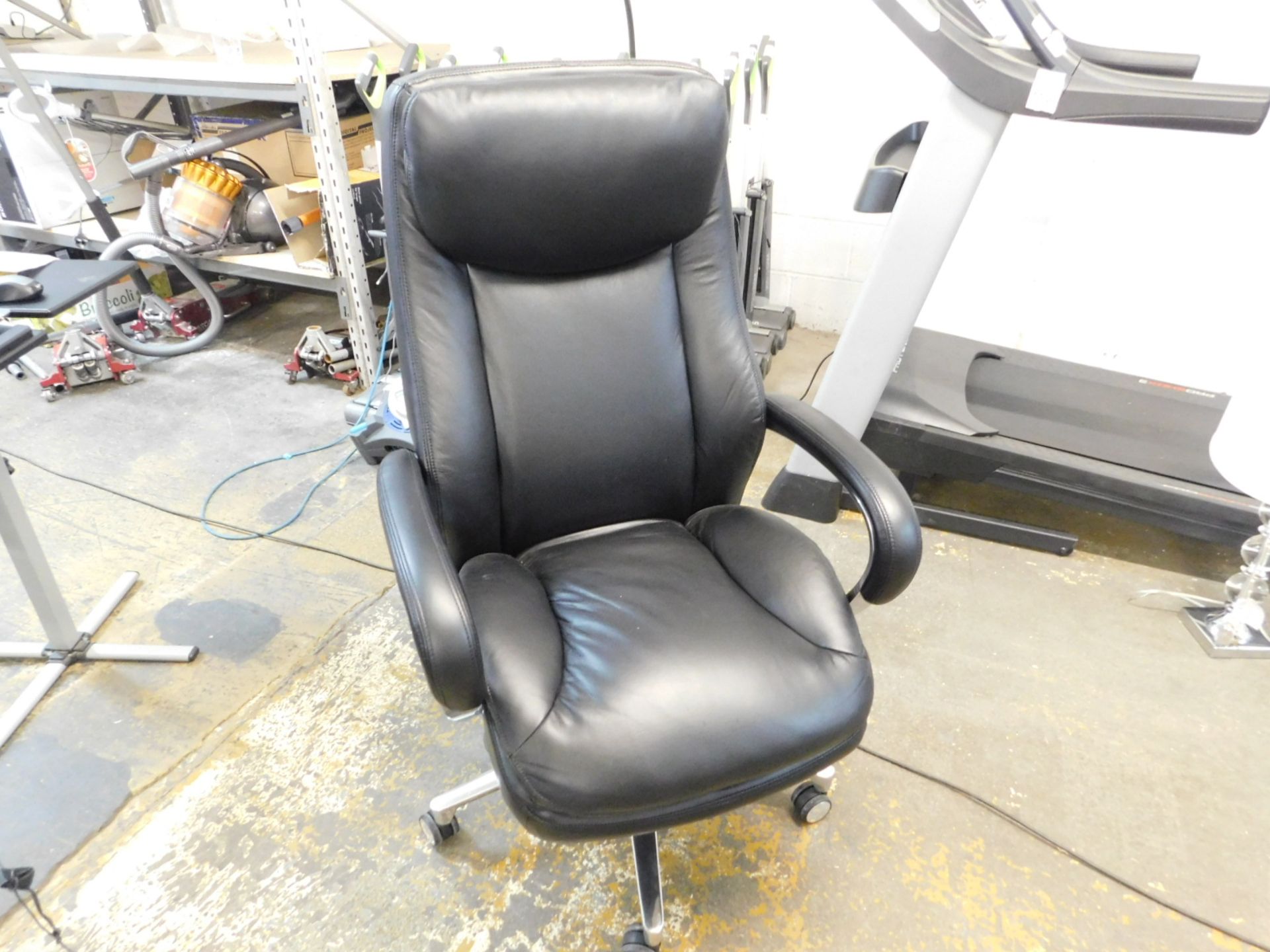 1 BLACK LEATHER EXECUTIVE OFFICE CHAIR RRP £249.99