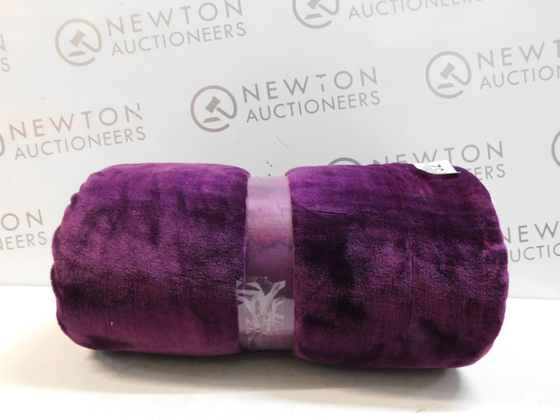 1 LIFE COMFORT SILKY SOFT PURPLE SHERPA THROW £39.99