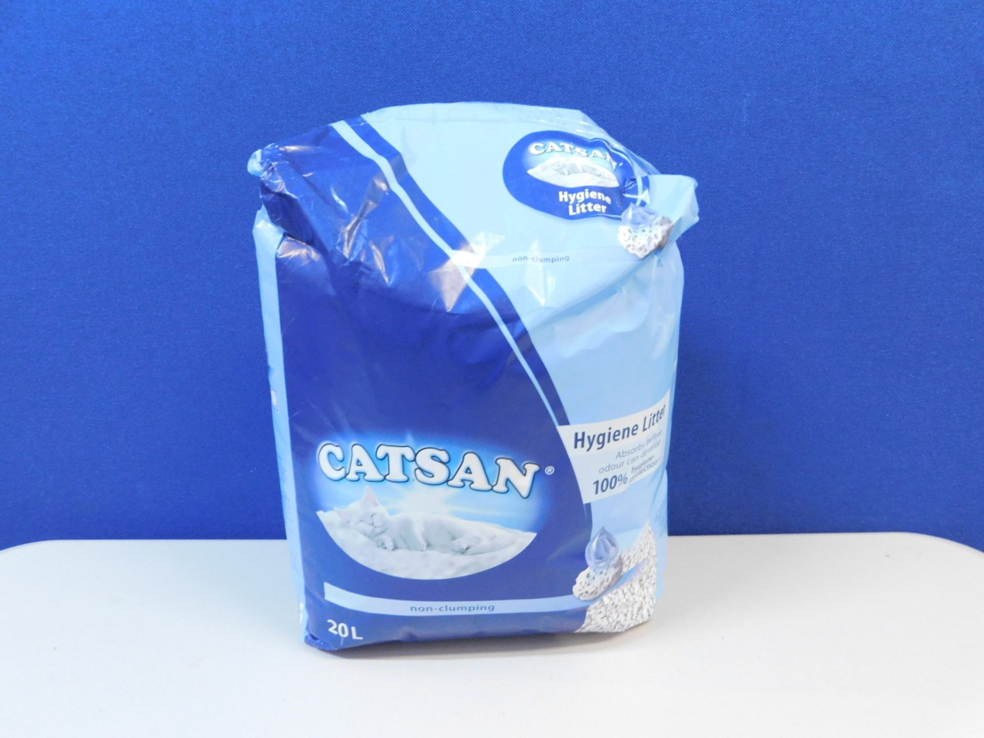 1 BAG OF CATSAN CAT LITTER RRP £34.99