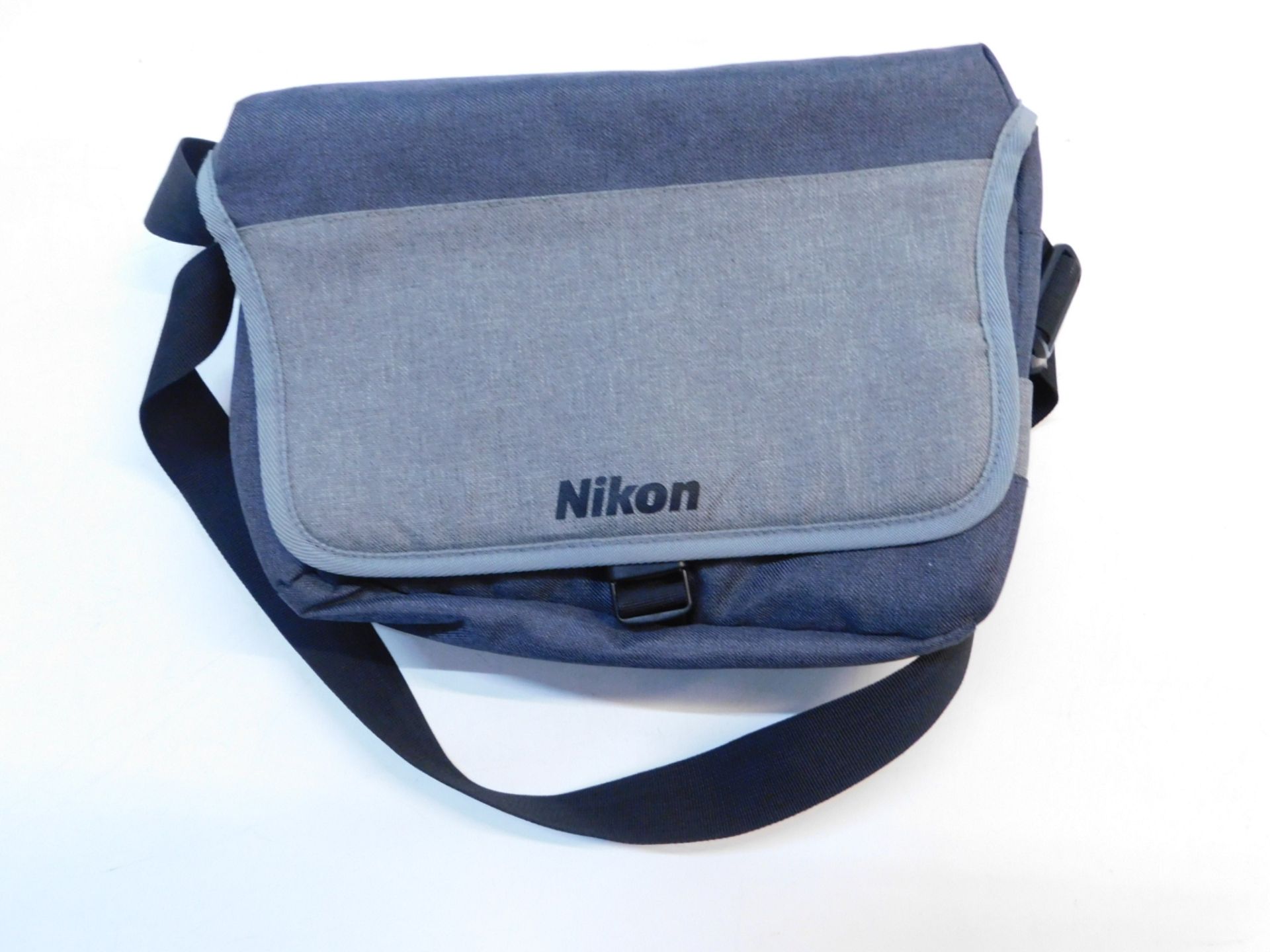 1 NIKON CAMERA BAG RRP £39.99