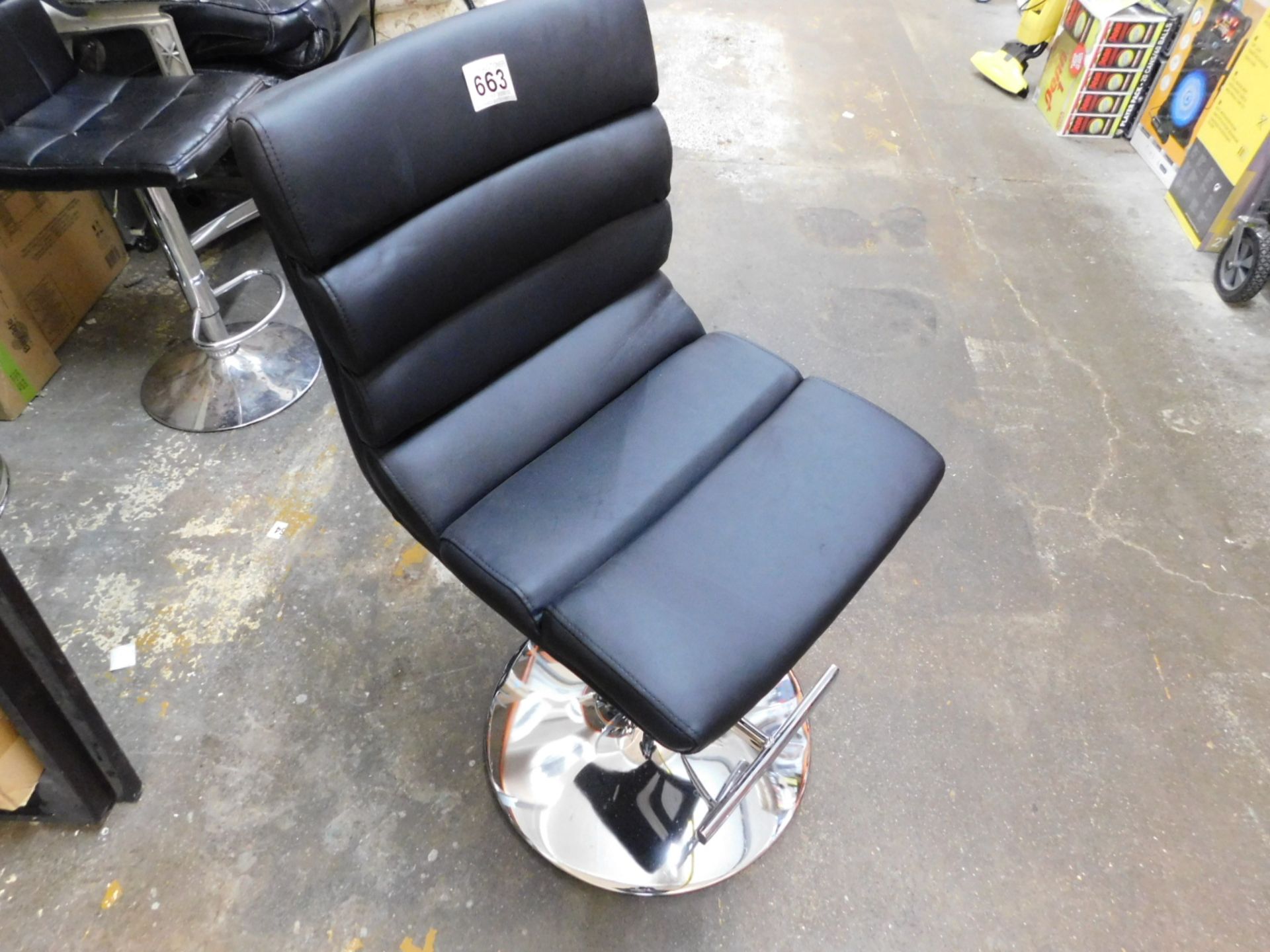 1 PULASKI BLACK AND CHROME GAS FILLED BAR STOOL RRP £119