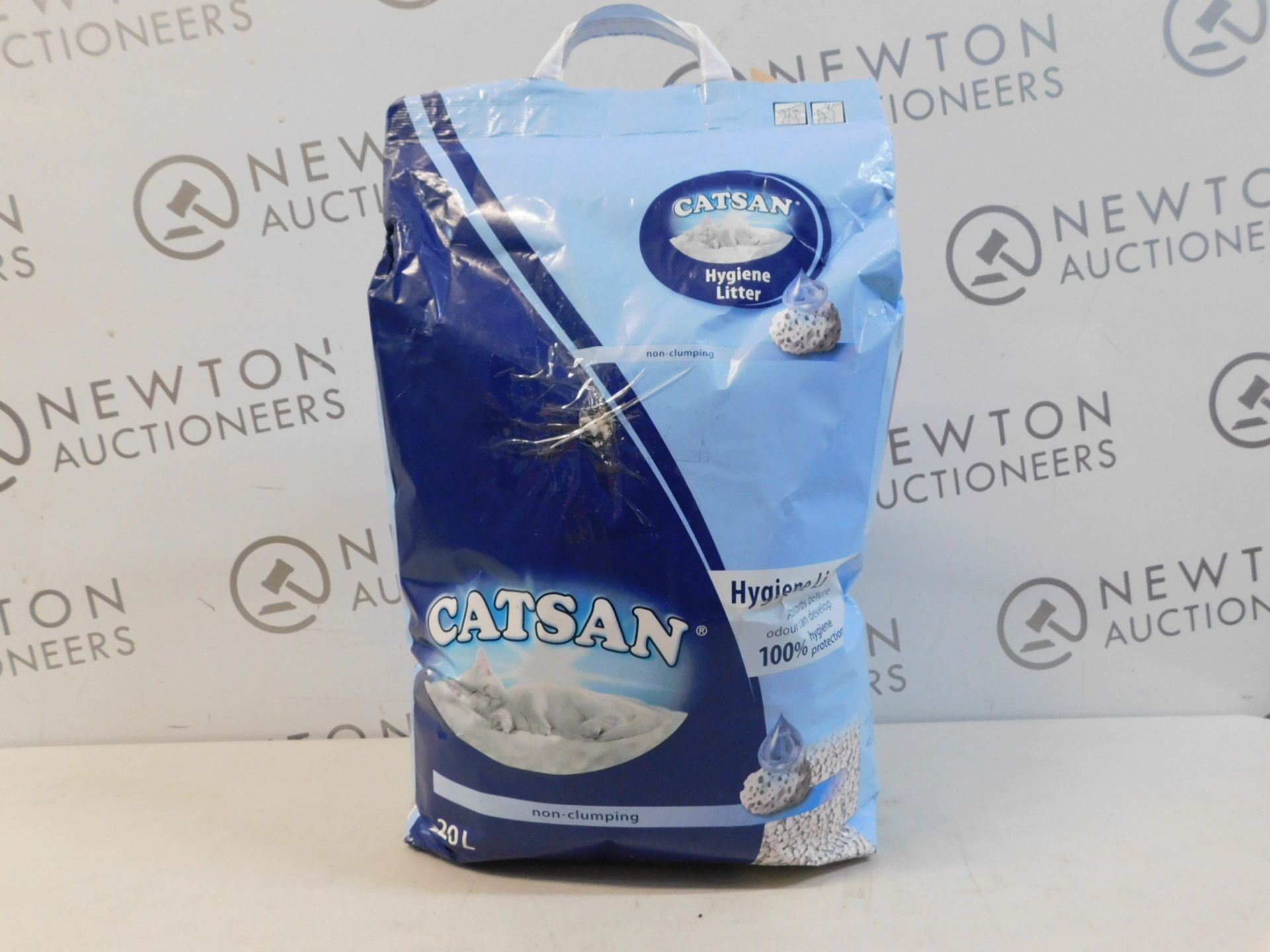 1 BAG OF CATSAN CAT LITTER RRP £34.99