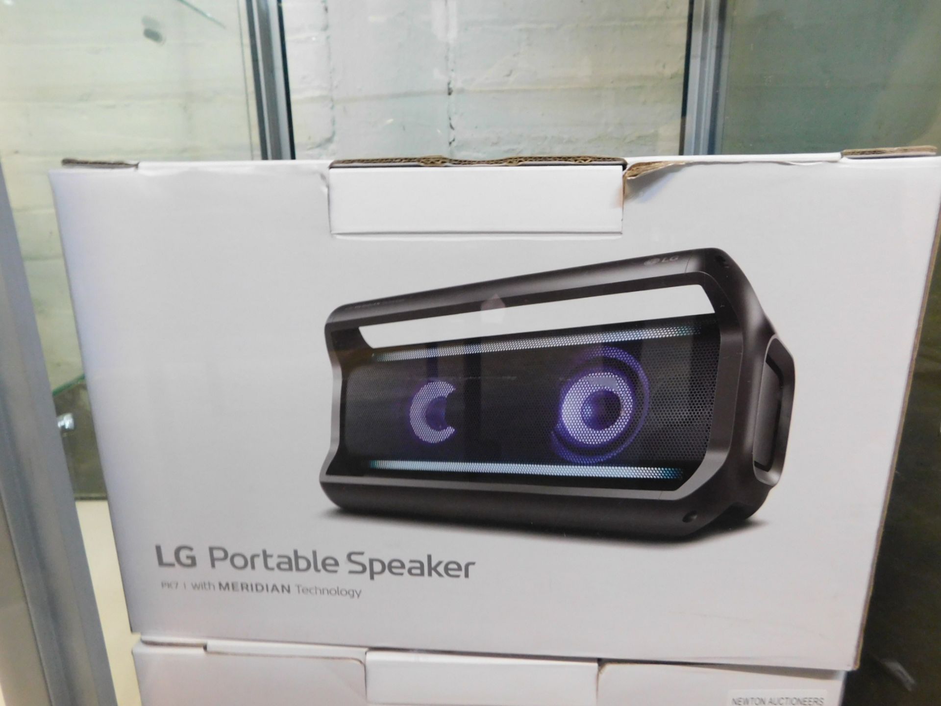 1 BOXED LG PK7 PORTABLE SPEAKER WITH MERIDIAN TECHNOLOGY RRP £199 (POWERS ON/WORKING)