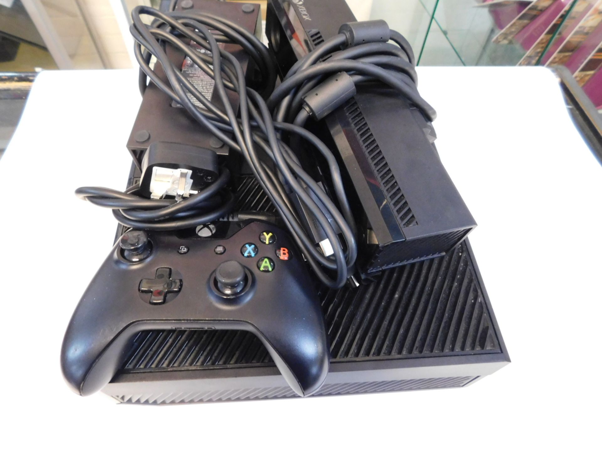 1 XBOX ONE 500GB COMPLETE WITH ONE CONTROLLER RRP £299.99