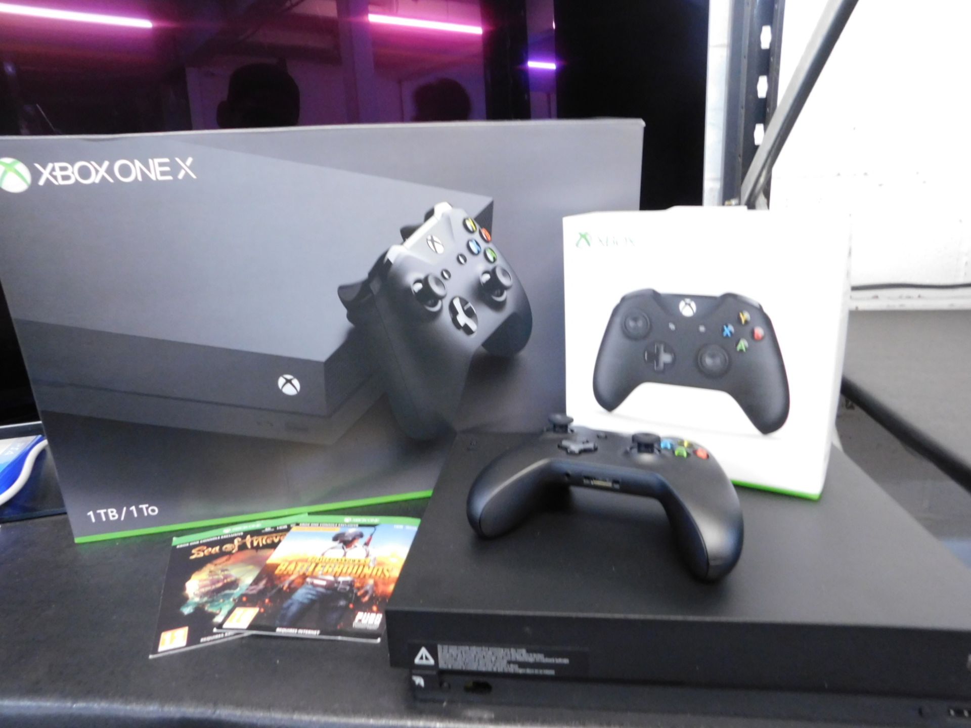 1 BOXED XBOX ONE X 1TB CONSOLE COMPLETE WITH 2 CONTROLLERS AND 2 GAMES RRP £499 (WORKING, IN