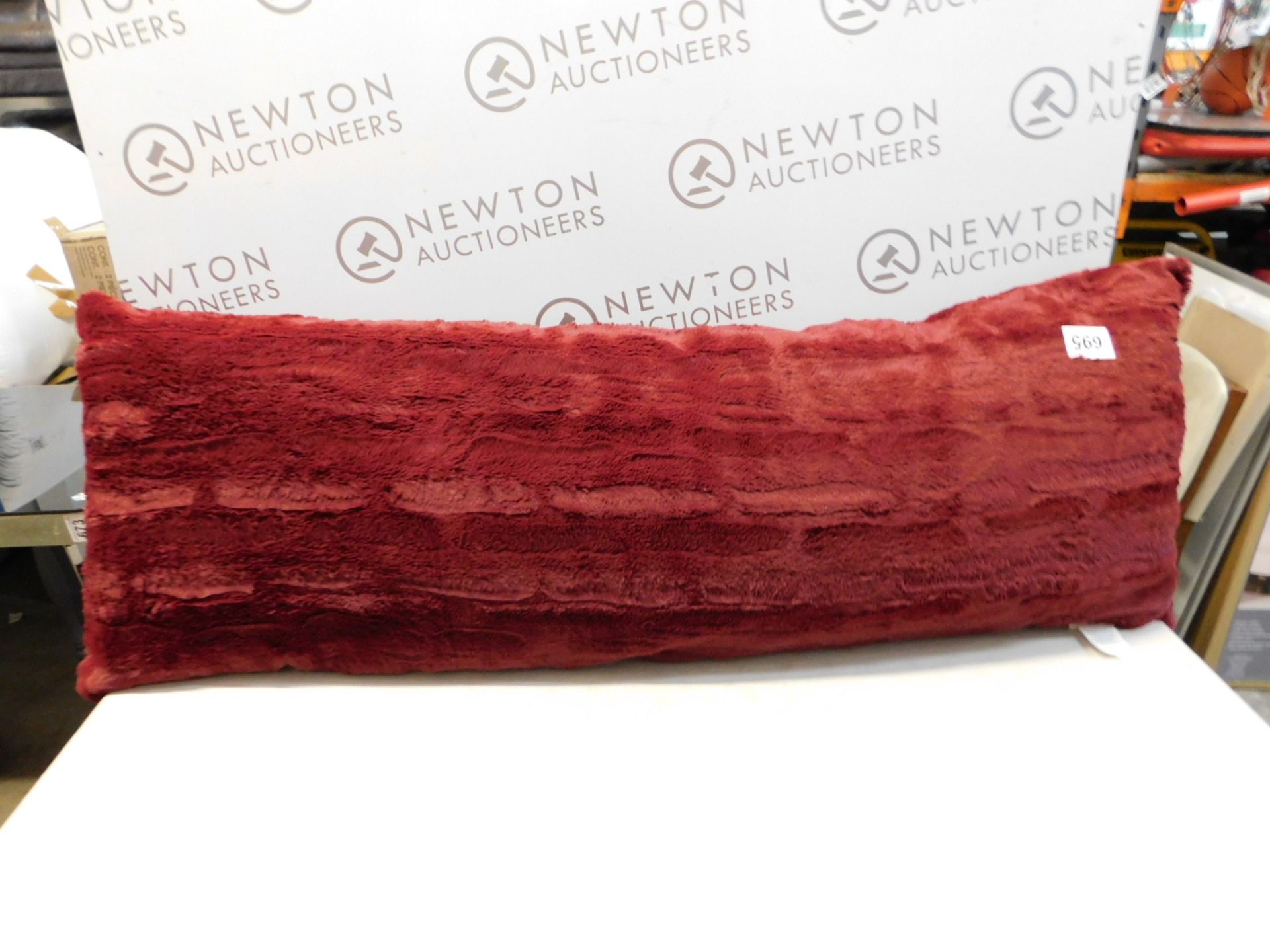 1 ARLEE HOME FASIONS BURGUNDY LUXURIOUS BODY PILLOW RRP £24.99