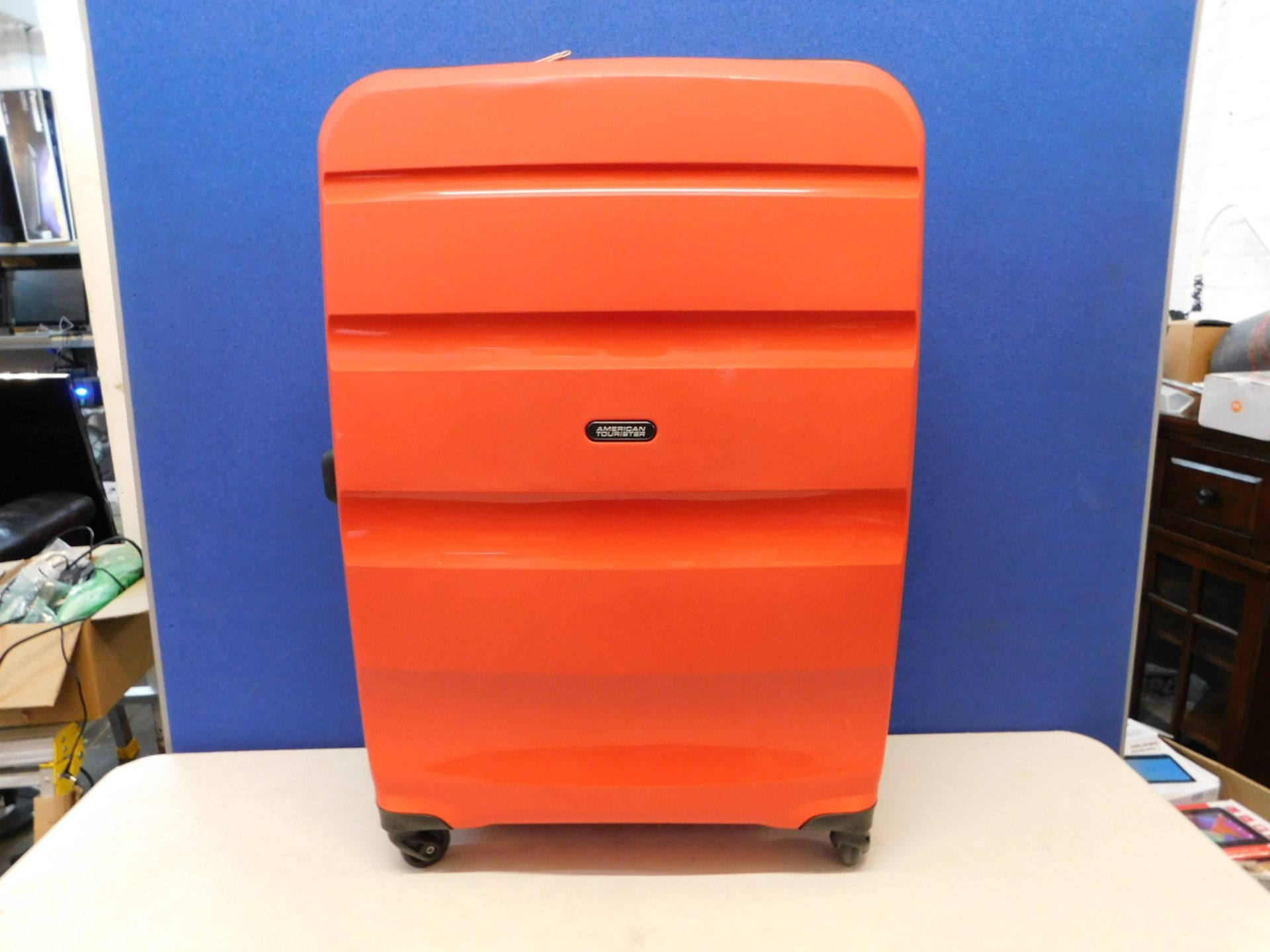 1 LARGE AMERICAN TOURISTER COMBI-LOCK RED HARDSIDE PROTECTION LUGGAGE CASE RRP £129.99