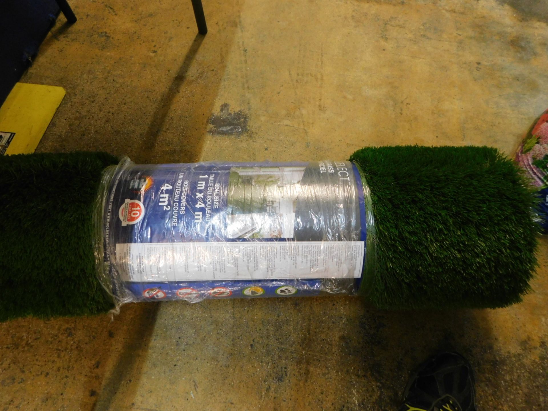 1 ROLL OF GOLDEN SELECT ARTIFICIAL GRASS 1M X 4M (COVERS 4M SQ) RRP £199.99