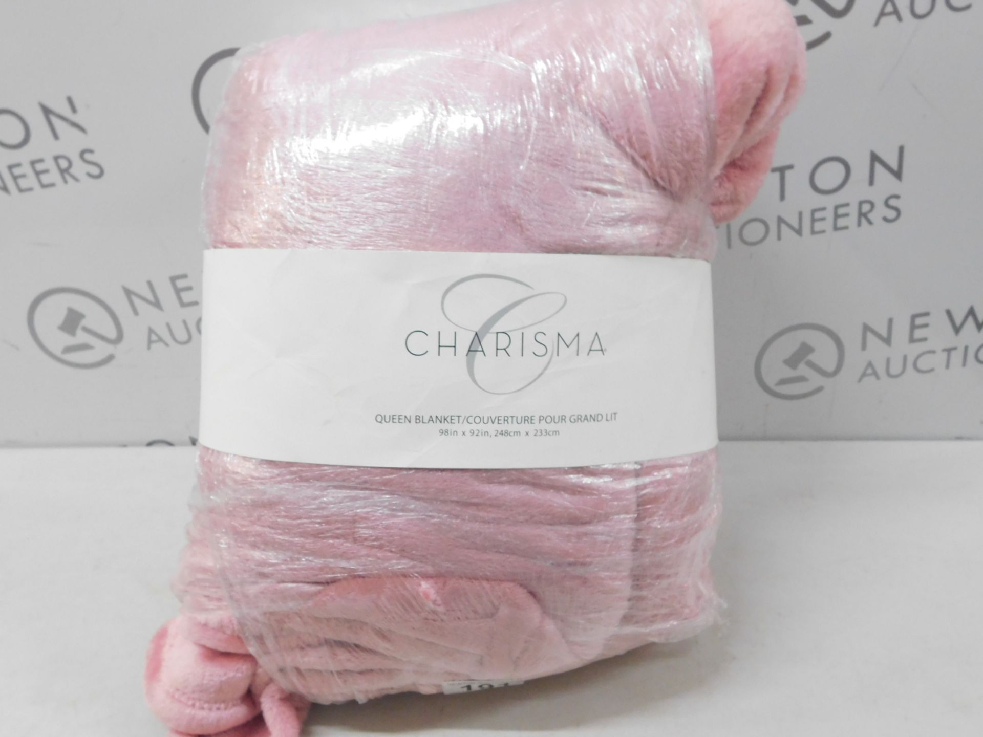 1 LIFE COMFORT LUXURIOUS SILKY SOFT PINK THROW RRP £44.99